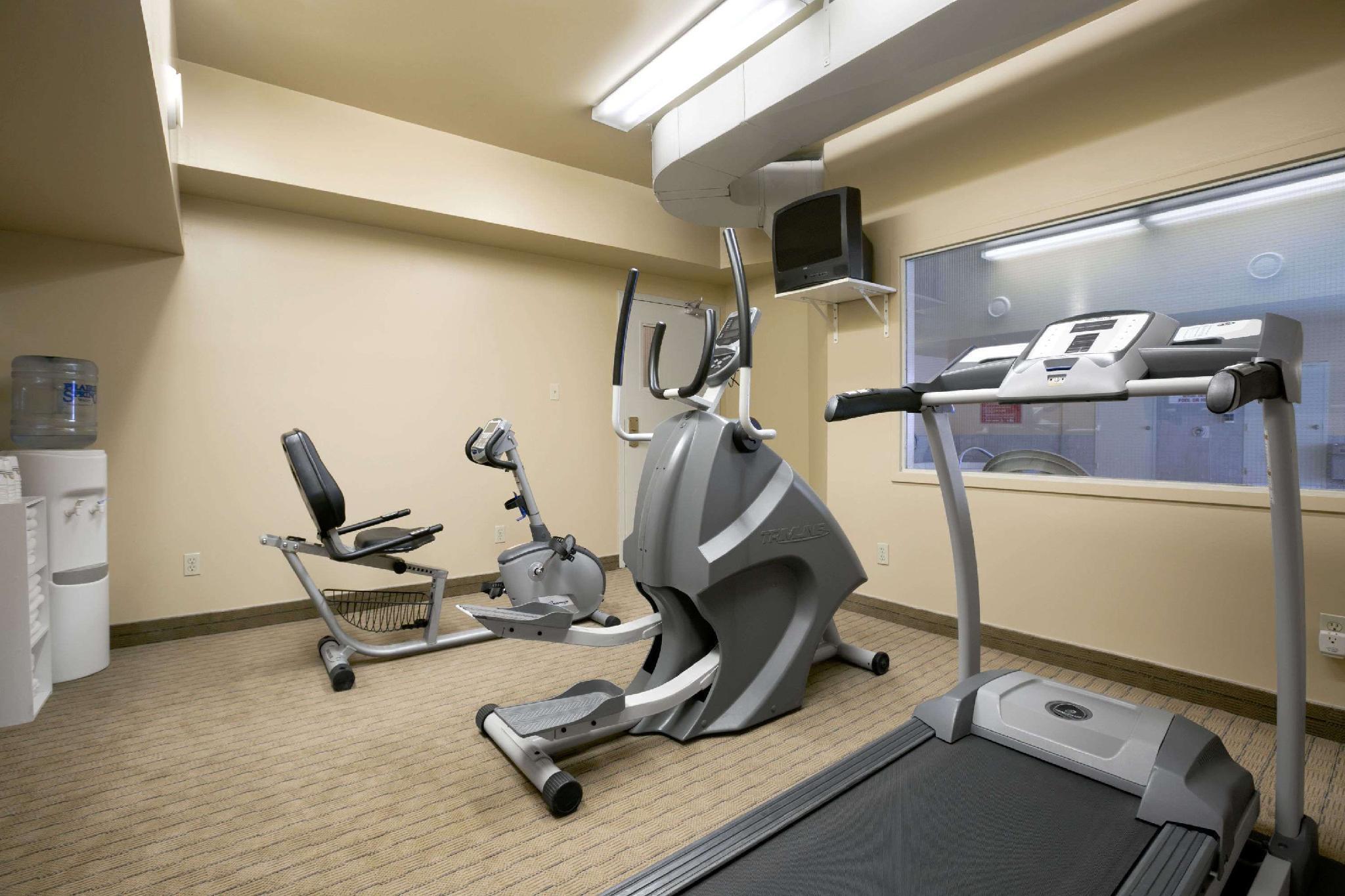 Days Inn By Wyndham Moose Jaw Bagian luar foto