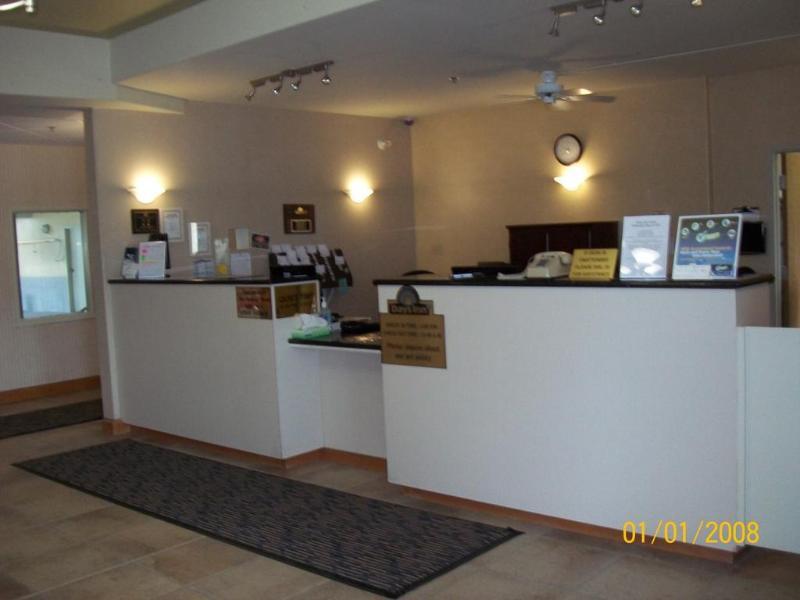 Days Inn By Wyndham Moose Jaw Bagian luar foto